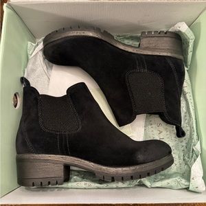 Salvia Black Suede Ankle Booties